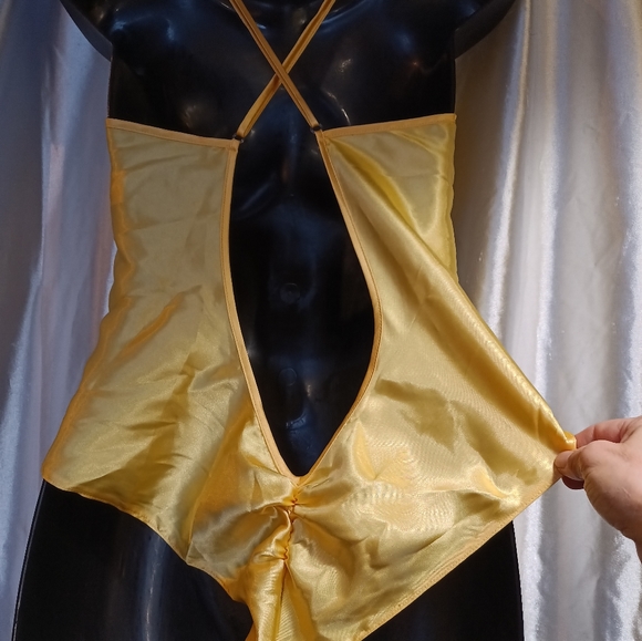 Shirley of Hollywood NWOT Cute Canary Teddy S - Picture 2 of 8